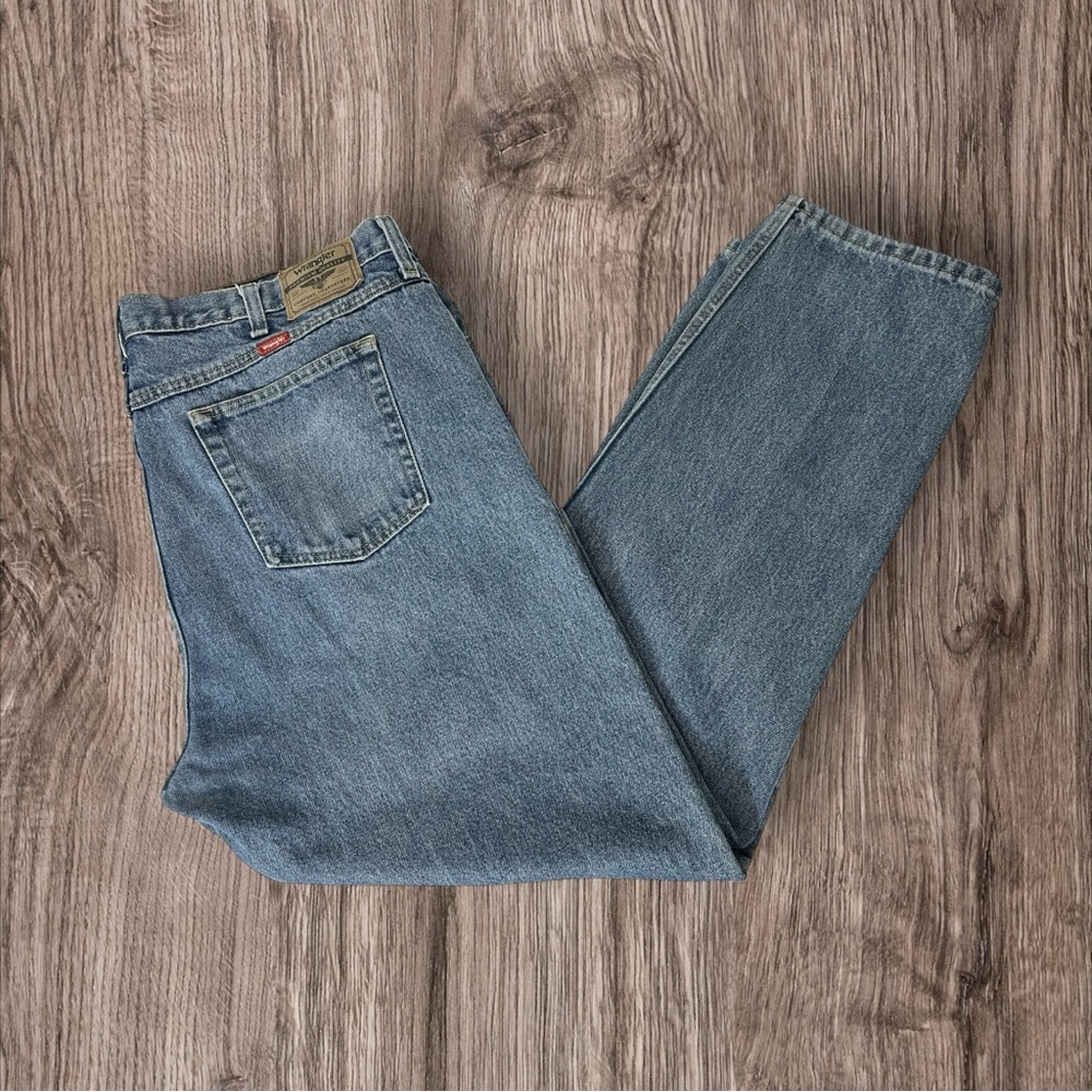 Wrangler Stonewash Denim Jeans Men's 46x32 5-Pocket Straight Leg‎
